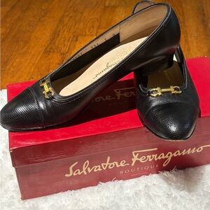 Vtg Salvatore Ferragamo Black Leather Flats with Gold Accent